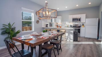 Nhà | 4 phòng ngủ