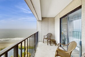 Property grounds - Oceanfront condo with hot tubs, in/outdoor pools, tennis, game room, gym, W/D (Myrtle Beach)