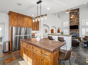 Interior - Luxury 4 Acre Estate - Pickleball, Pool, Game Room (Lodi)