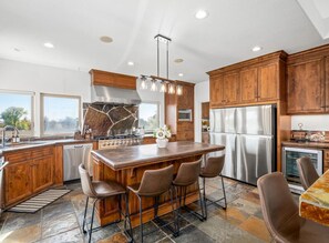 Fridge, microwave, oven, stovetop - Luxury 4 Acre Estate - Pickleball, Pool, Game Room (Lodi)