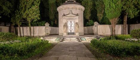 2 bedrooms, soundproofing