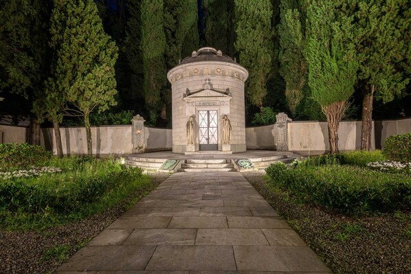 2 bedrooms - Luxury 2 in Como With 2 Bedrooms and 2 Bathrooms (Como)