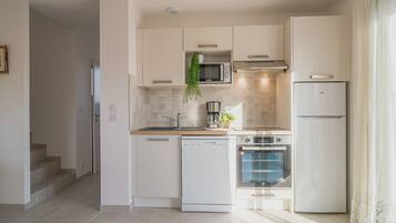 Réfrigérateur, micro-ondes, four, lave-vaisselle