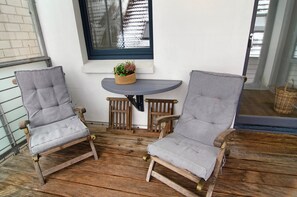 Terrace/patio - Apartment 'Ferienwohung 1' with Private Terrace, Balcony and Wi-Fi (Jever)