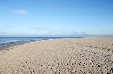 Beach nearby. Apartment 'Ferienwohung 1' with Private Terrace, Balcony and Wi-Fi