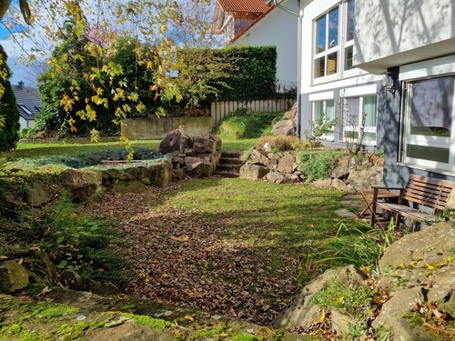 Appartement "Waldblick" avec vue sur les montagnes, terrasse privée et Wi-Fi