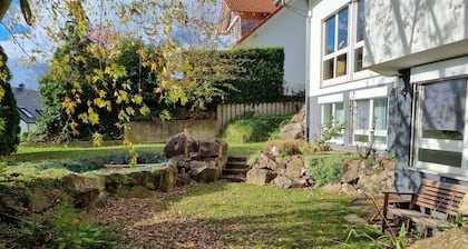Apartment „Waldblick“ mit Bergblick, privater Terrasse und WLAN