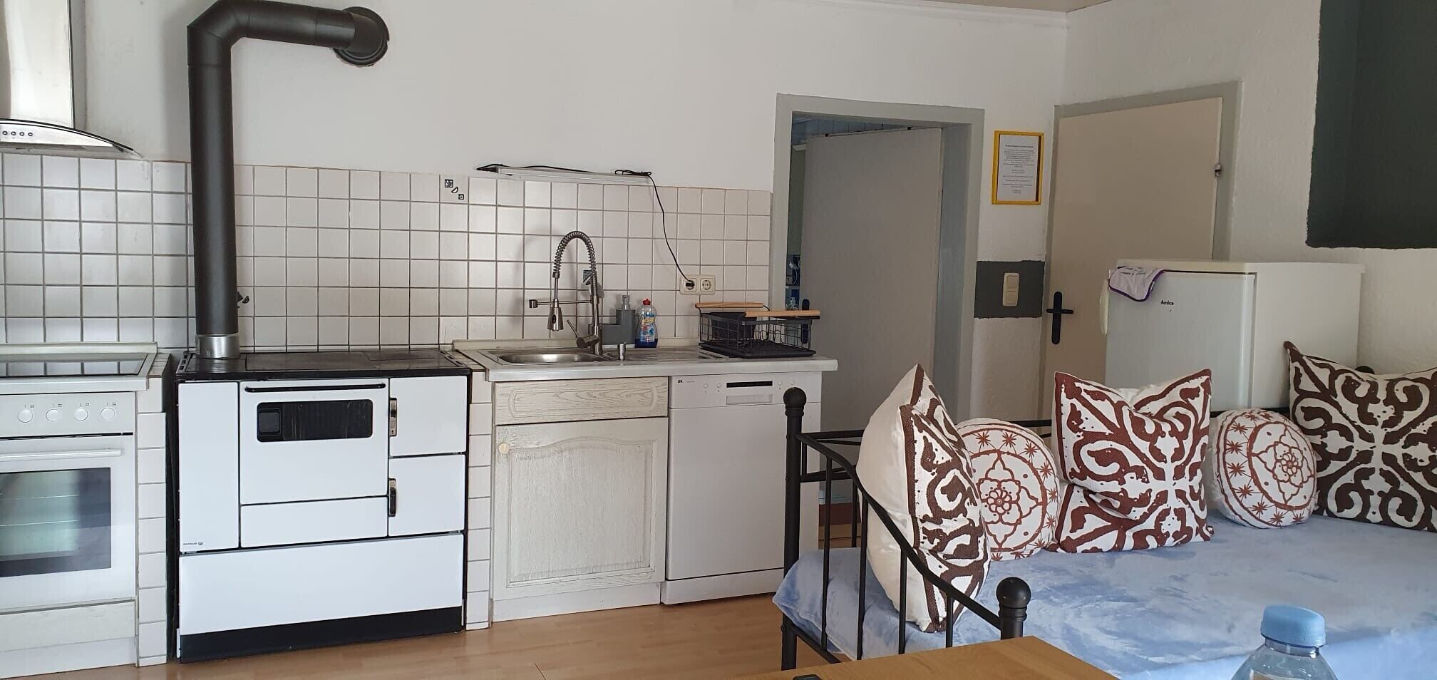 Kylskåp, mikrovågsugn, ugn och spishäll