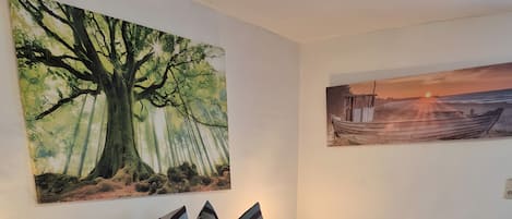 3 makuuhuonetta, silitysrauta/-lauta, ilmainen Wi-Fi, vuodevaatteet