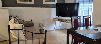Apartment 'Ferienhaus Hofmark' with Private Terrace, Wi-Fi and Air Conditioning