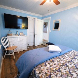 2 bedrooms, desk, iron/ironing board, travel crib