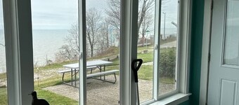 Lake Erie 2BR Lakefront | Sunroom & Beach Access