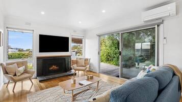 TV, fireplace, offices