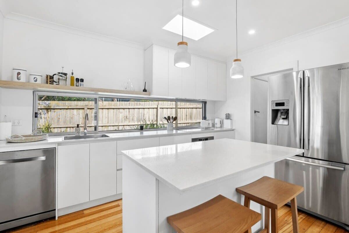 雪櫃、微波爐、焗爐、爐具