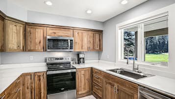 Réfrigérateur, micro-ondes, lave-vaisselle