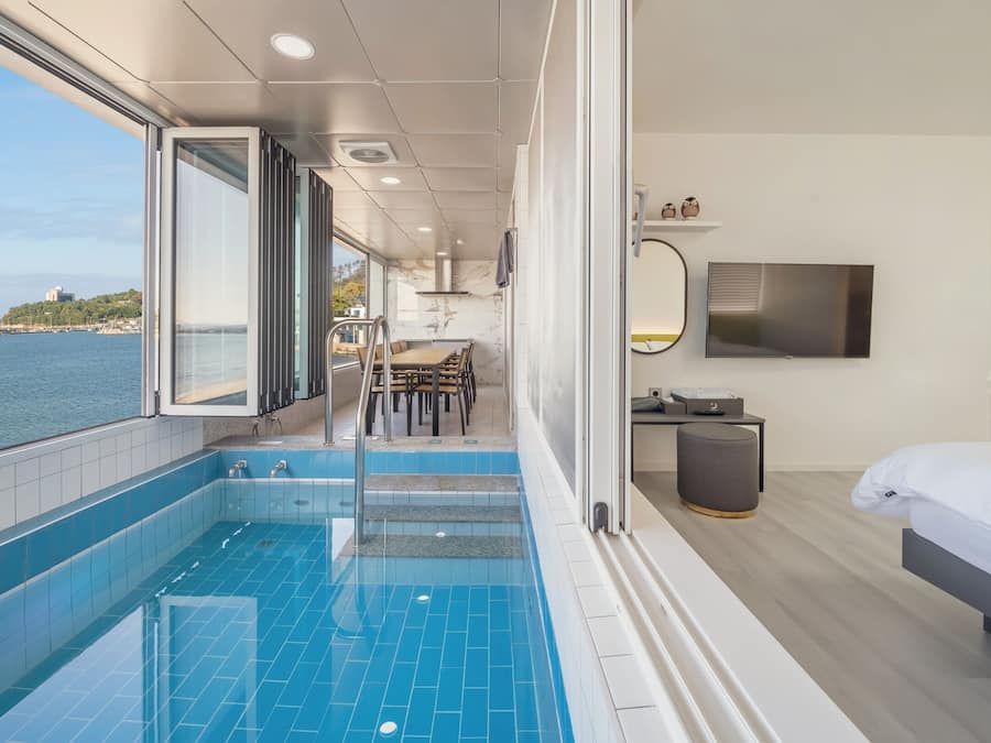 Basic Room, 2 Bedrooms (B201(Ocean View / Private BBQ / Pool))