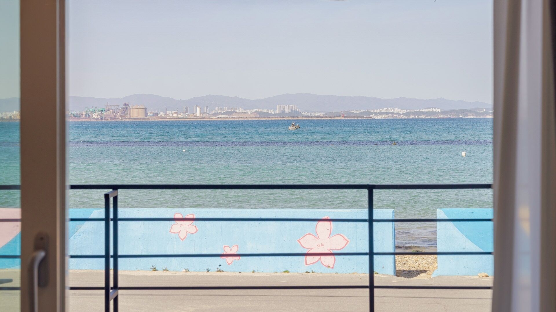 Basic Room, 1 Bedroom (B101(Ocean View / Private BBQ / Pool)) | 1 bedroom, WiFi (free)