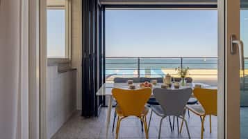 Basic Room, 1 Bedroom (B101(Ocean View / Private BBQ / Pool))