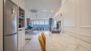 Basic Room, 1 Bedroom (A301(Ocean View / Private BBQ / Pool)) | 1 bedroom, free WiFi