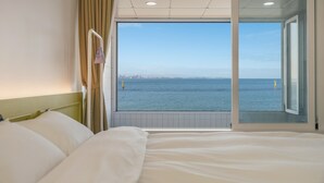 베이직룸, 침실 2개 (B301(Ocean View / Private BBQ / Pool)) | 1 개의 침실, 무료 WiFi