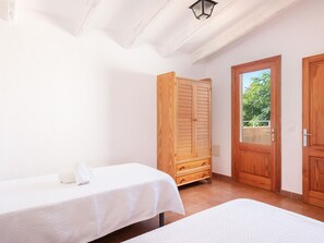 5 dormitorios, Internet, ropa de cama