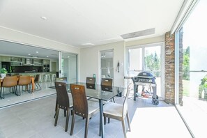 Unclassified image, 3 of 29, button - Southlakes Haven - Lake Views, Pets Allowed (Dubbo)