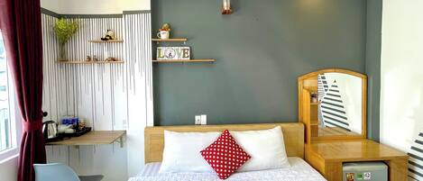 Deluxe Double Room Single Use, 1 King Bed | Premium bedding, down comforters, memory foam beds, minibar