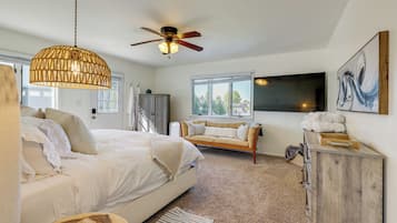 4 bedrooms, desk, iron/ironing board, travel cot