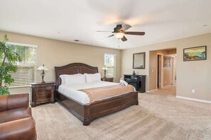4 bedrooms, desk, iron/ironing board, travel cot - Minutes to Wineries |Outdoor Oasis | Pool Table (Murrieta)