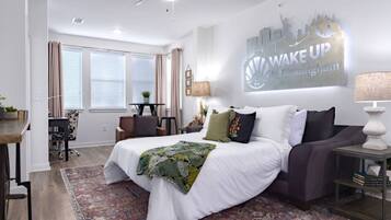 2 chambres, bureau, fer et planche Ă repasser, lit parapluie