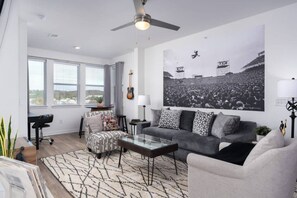 TV, stereo, offices