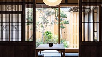 ๋ญ์
๋ฆฌ ๋น๋ผ, ๊ธ์ฐ (148 Exclusive Retreat) | 1 ๊ฐ์ ์นจ์ค, ์ฑ
์, ๋ฌด๋ฃ WiFi, ์นจ๋ ์ํธ