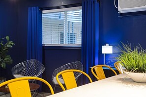 Interior - Montrose Cobalt Studio! Medical Center 14 ⭐️⭐️⭐️⭐️⭐️ (Houston)