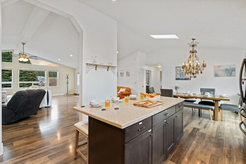 Large Groups, Volleyball Court, Large Space