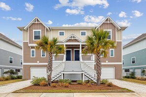 Exterior - Beautiful Villa | Private Beach Club | Dog-Friendly | Resort Pools & Tiki Bar | Tennis | Golf (Pensacola)