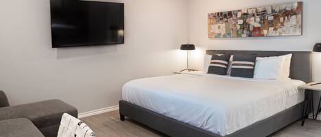 Bureau, fer et planche à repasser, lit parapluie, Wi-Fi gratuit