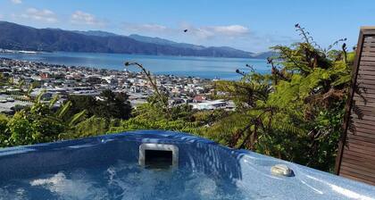 Stunning view & hot tub. New house handy to town