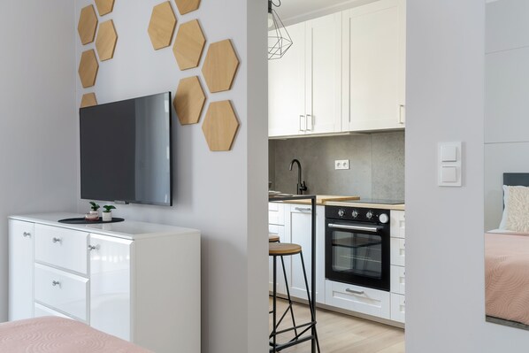 Lavavajillas, tetera/pava eléctrica, utensilios de cocina