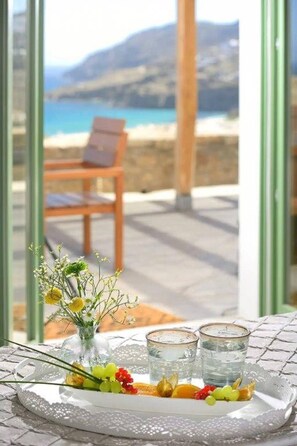 Villa, 5 Bedrooms, Balcony, Pool View | Dining