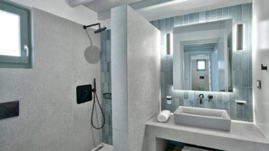 Bathroom - Kalo Livadi Superb Villa 15 min Walk to the Beach By Calypsosunsetvillas (Kithnos)