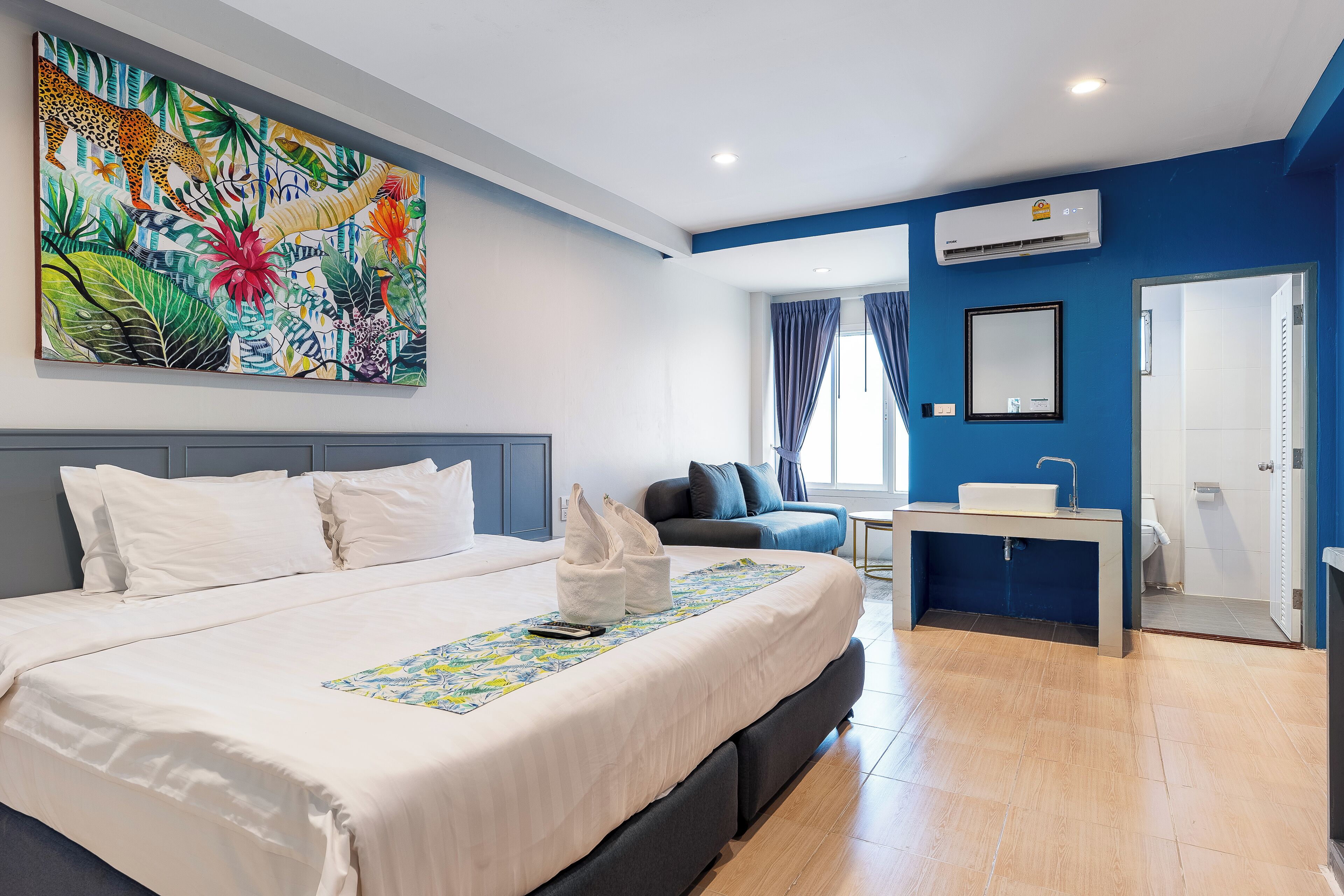 Deluxe without Balcony | Desk, free WiFi