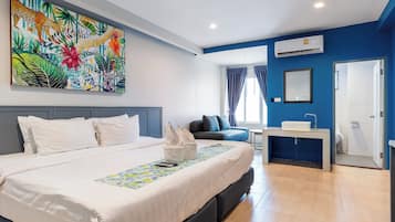 Deluxe without Balcony | Desk, free WiFi