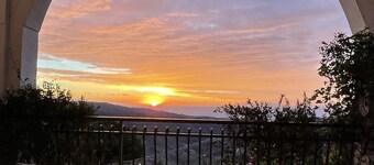 Apartment mit Toller Terasse und Herrlichem Meerblick