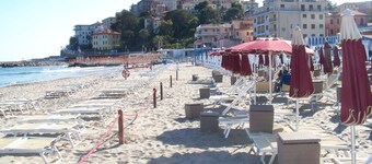 Apartment mit Toller Terasse und Herrlichem Meerblick