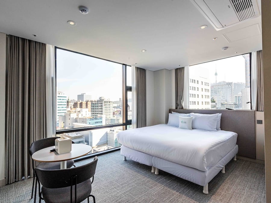 Deluxe Double Room, 1 King Bed | In-room safe, blackout drapes, soundproofing, free WiFi