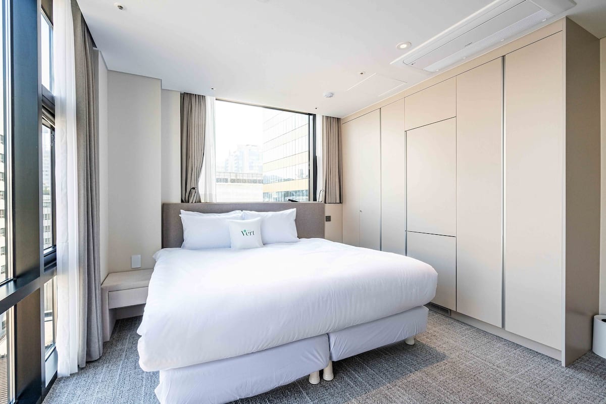 Deluxe Double Room, 1 King Bed | In-room safe, blackout curtains, soundproofing, free WiFi
