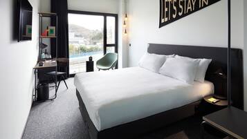 Executive Double Room | Premium bedding, minibar, in-room safe, desk