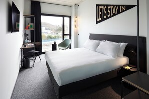 行政雙人房 | 高級寢具、迷你吧、客房內保險箱、書桌