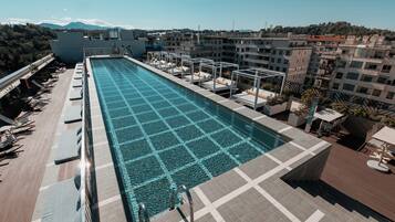 Piscine extérieure (ouverte en saison)