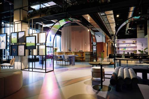 Lobby lounge